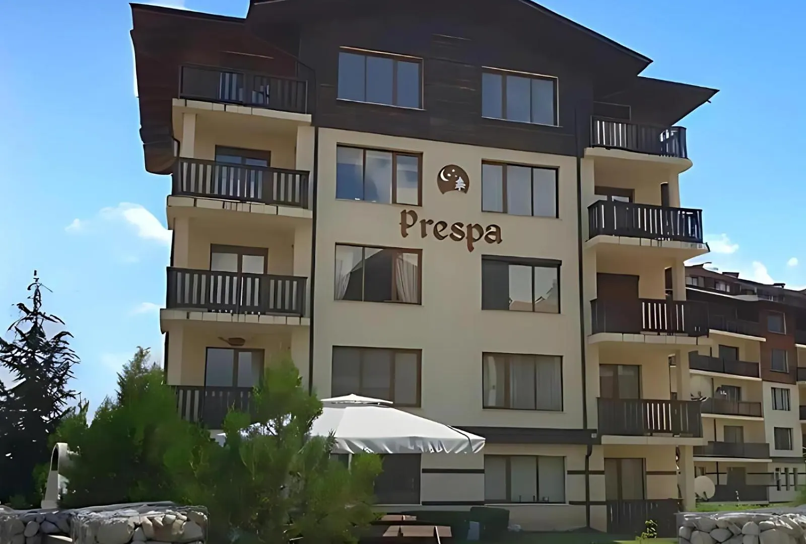 Cozy Mountain View Apartment With Balcony & Ski Access Nearby - Serendipity Bansko
